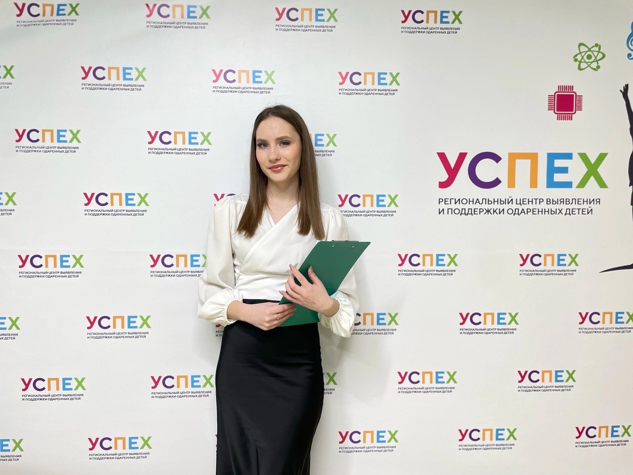 Шатохина Анастасия, обучающаяся 11 класса Обоянской школы №1, стала призером Регионального трека Всероссийского конкурса научно-технологических проектов «Большие Вызовы».
